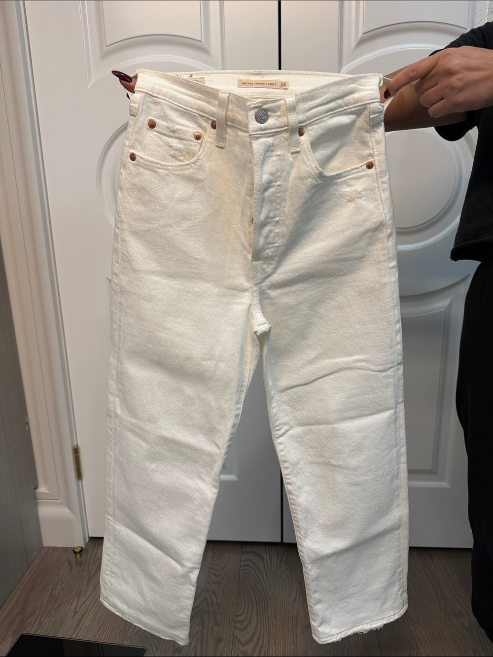 Levi's Off-White Ribcage Straight Ankle Jeans